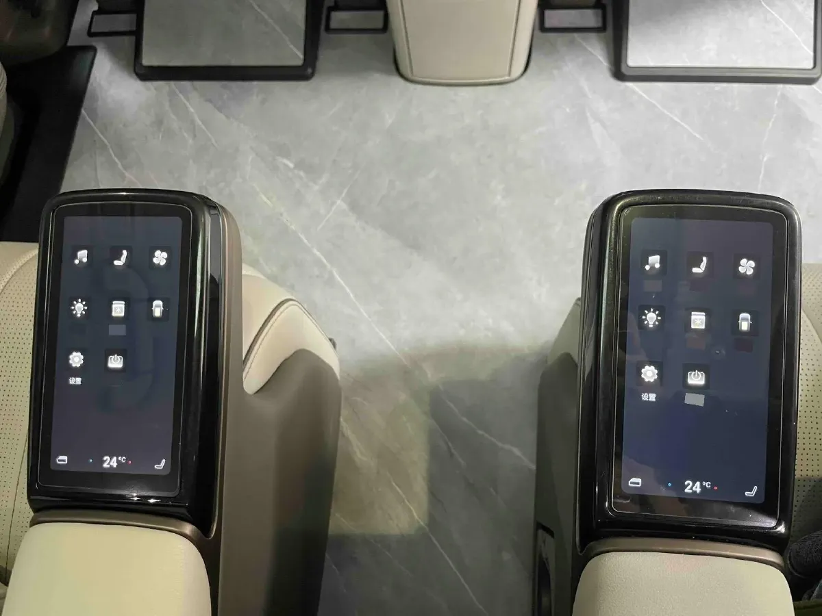 2022 HongQi HS7 3.0T 337HP V6 8AT,autocango,china used car exporter,china ev exporter,chinese used car exporter,chinese used ev exporter