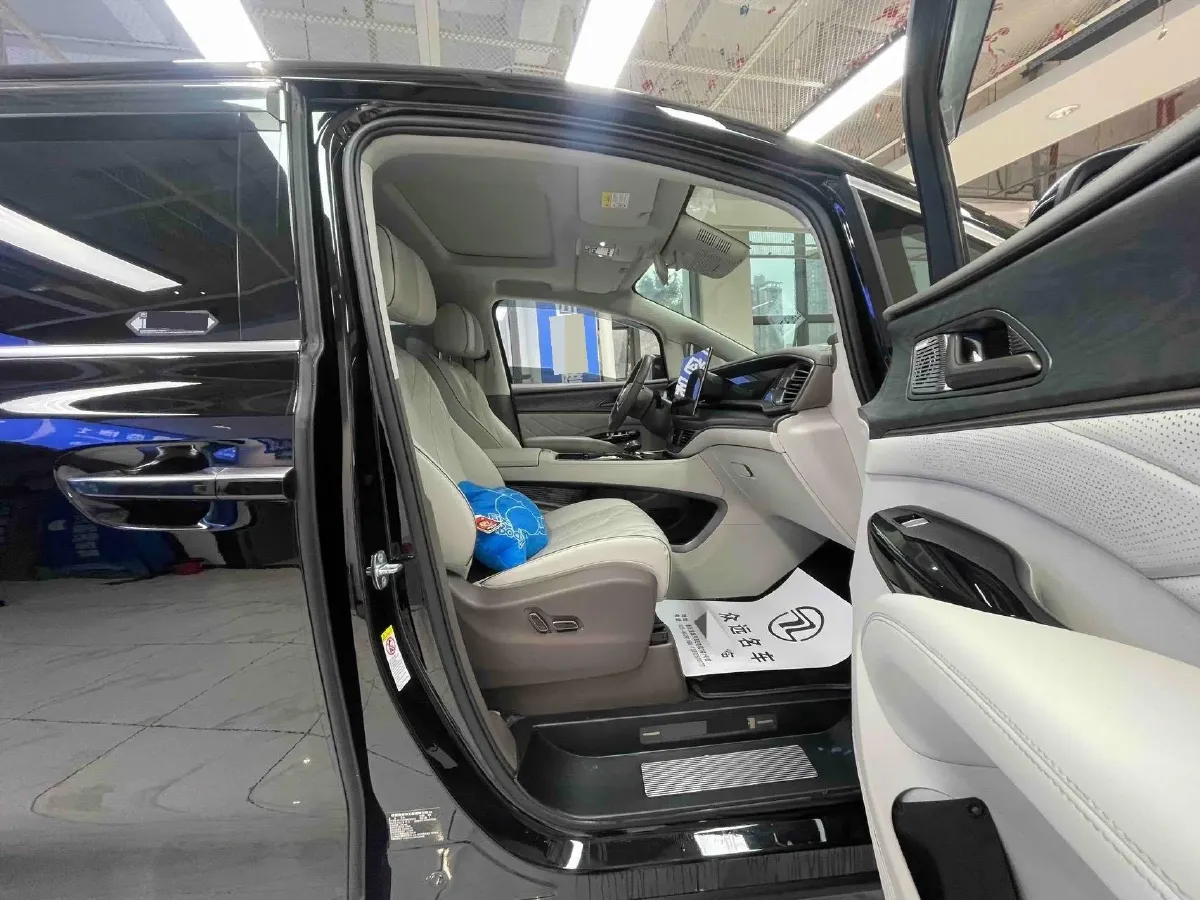 2022 HongQi HS7 3.0T 337HP V6 8AT,autocango,china used car exporter,china ev exporter,chinese used car exporter,chinese used ev exporter