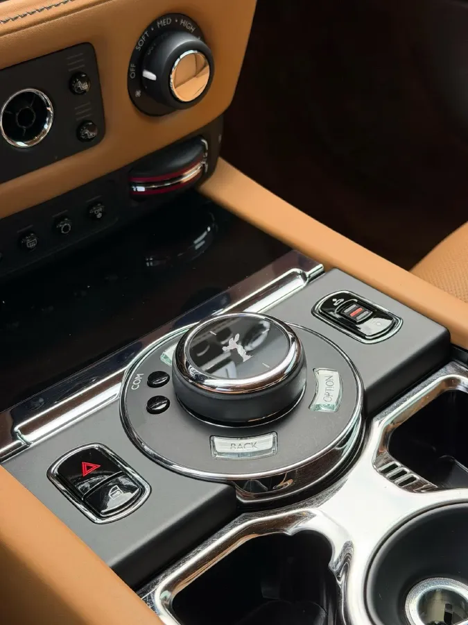 2014 Rolls-Royce Ghost 6.6T 571HP V12 8AT,autocango,china used car exporter,china ev exporter,chinese used car exporter,chinese used ev exporter