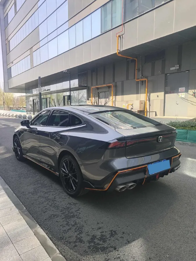 2022 ChangAn UNI-V 1.5T 188HP L4 7DCT,autocango,china used car exporter,china ev exporter,chinese used car exporter,chinese used ev exporter