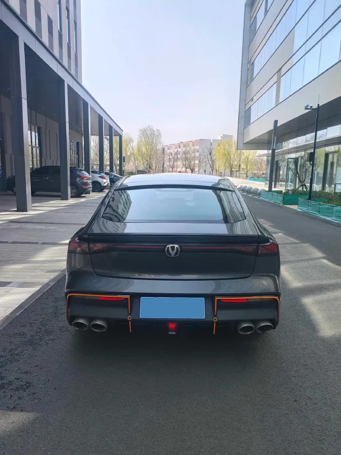 2022 ChangAn UNI-V 1.5T 188HP L4 7DCT,autocango,china used car exporter,china ev exporter,chinese used car exporter,chinese used ev exporter