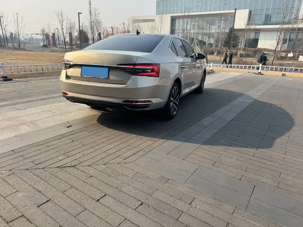 2023 Skoda Superb 1.4T 150HP L4 7DCT,autocango,china used car exporter,china ev exporter,chinese used car exporter,chinese used ev exporter