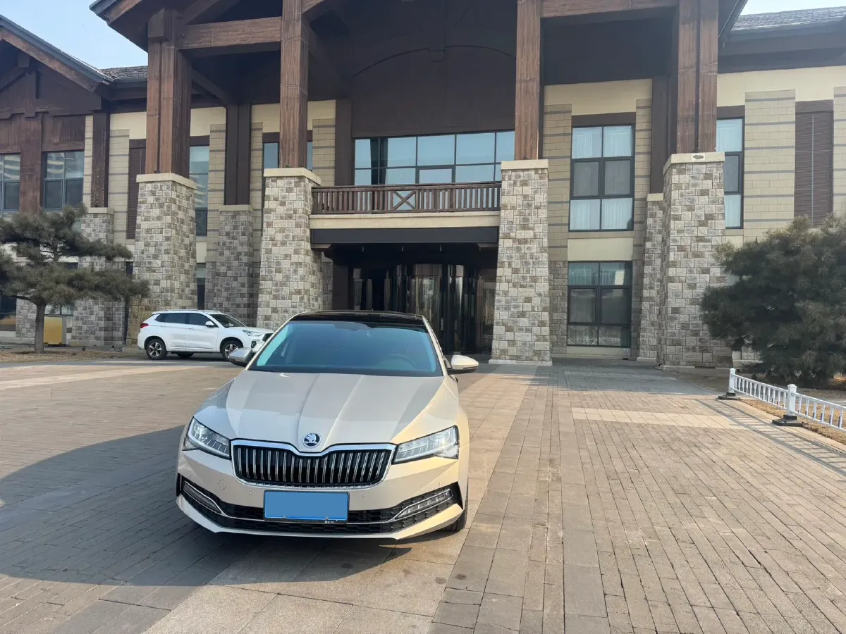 2023 Skoda Superb 1.4T 150HP L4 7DCT,autocango,china used car exporter,china ev exporter,chinese used car exporter,chinese used ev exporter