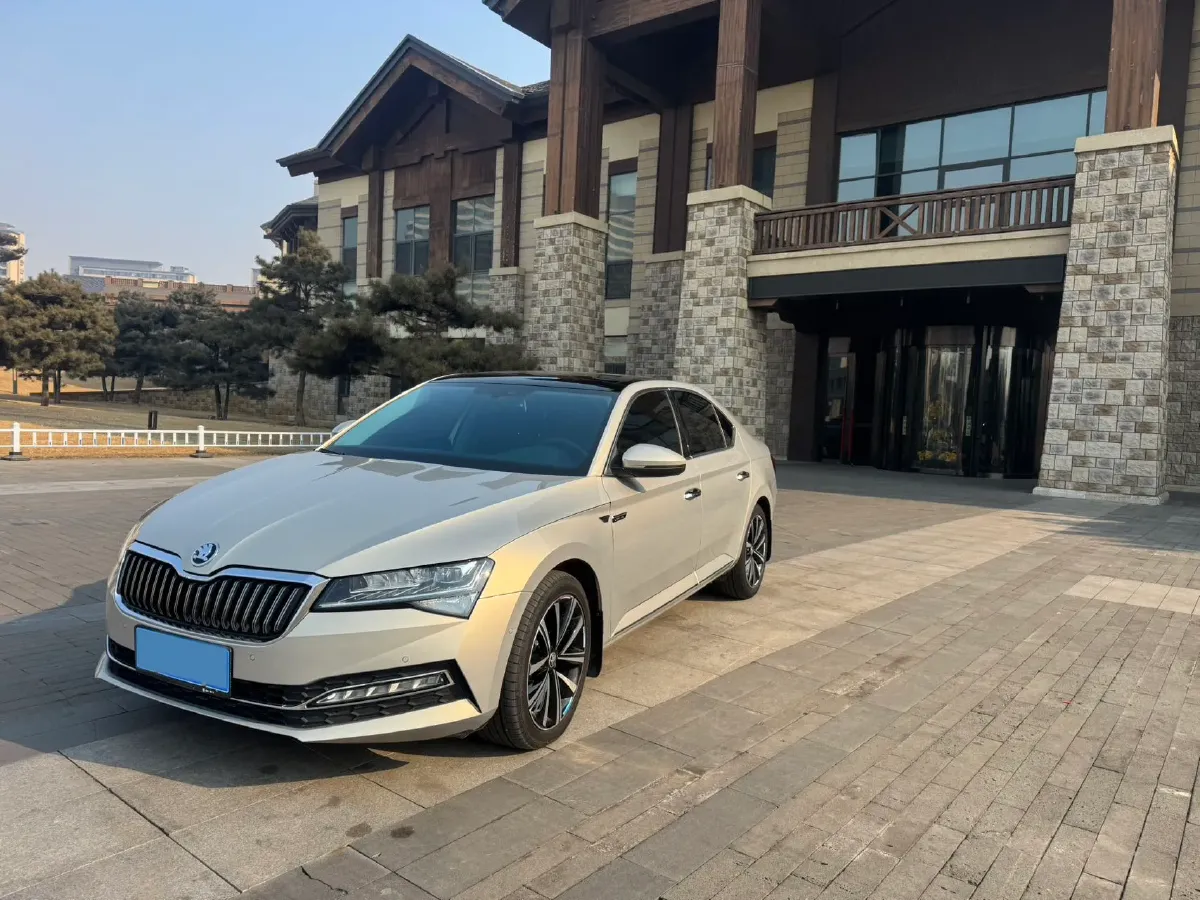 2023 Skoda Superb 1.4T 150HP L4 7DCT,autocango,china used car exporter,china ev exporter,chinese used car exporter,chinese used ev exporter