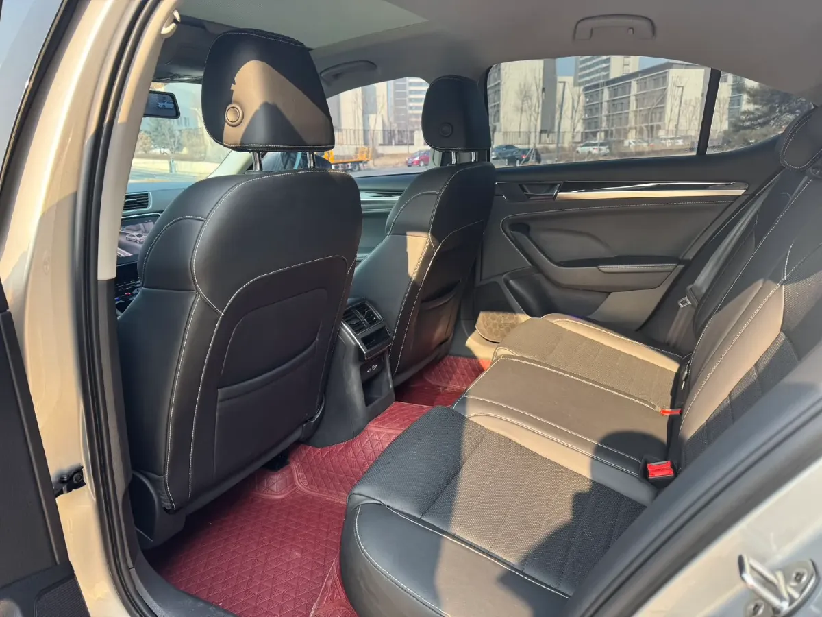 2023 Skoda Superb 1.4T 150HP L4 7DCT,autocango,china used car exporter,china ev exporter,chinese used car exporter,chinese used ev exporter