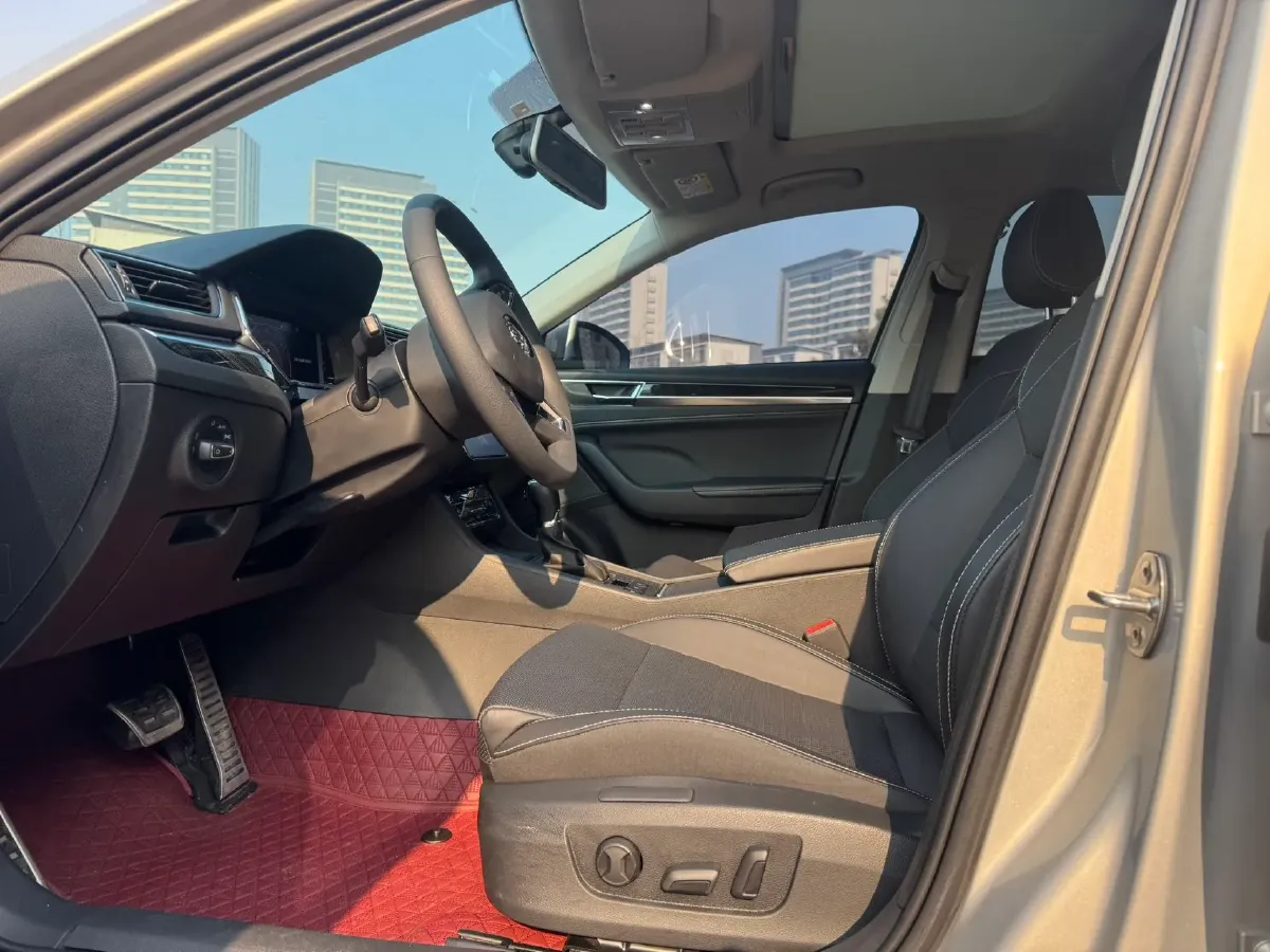 2023 Skoda Superb 1.4T 150HP L4 7DCT,autocango,china used car exporter,china ev exporter,chinese used car exporter,chinese used ev exporter