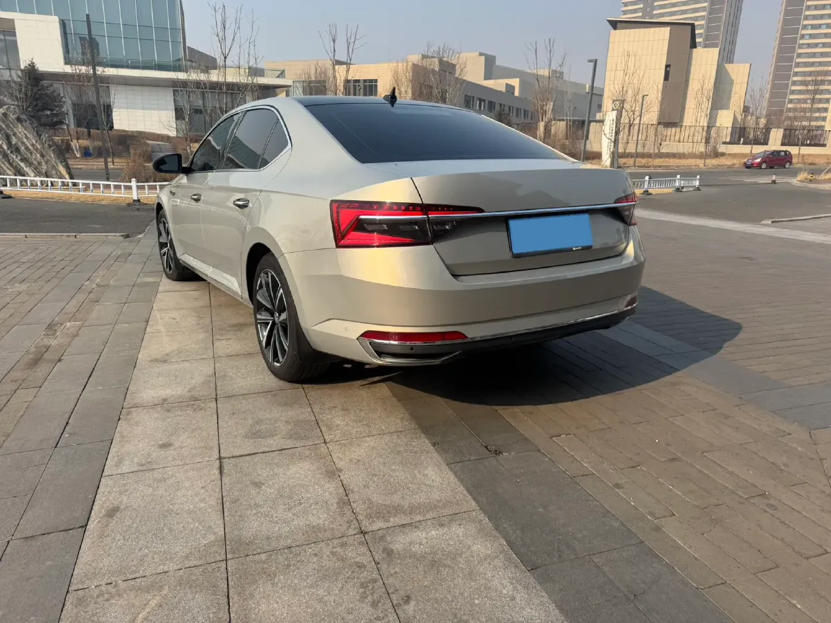 2023 Skoda Superb 1.4T 150HP L4 7DCT,autocango,china used car exporter,china ev exporter,chinese used car exporter,chinese used ev exporter