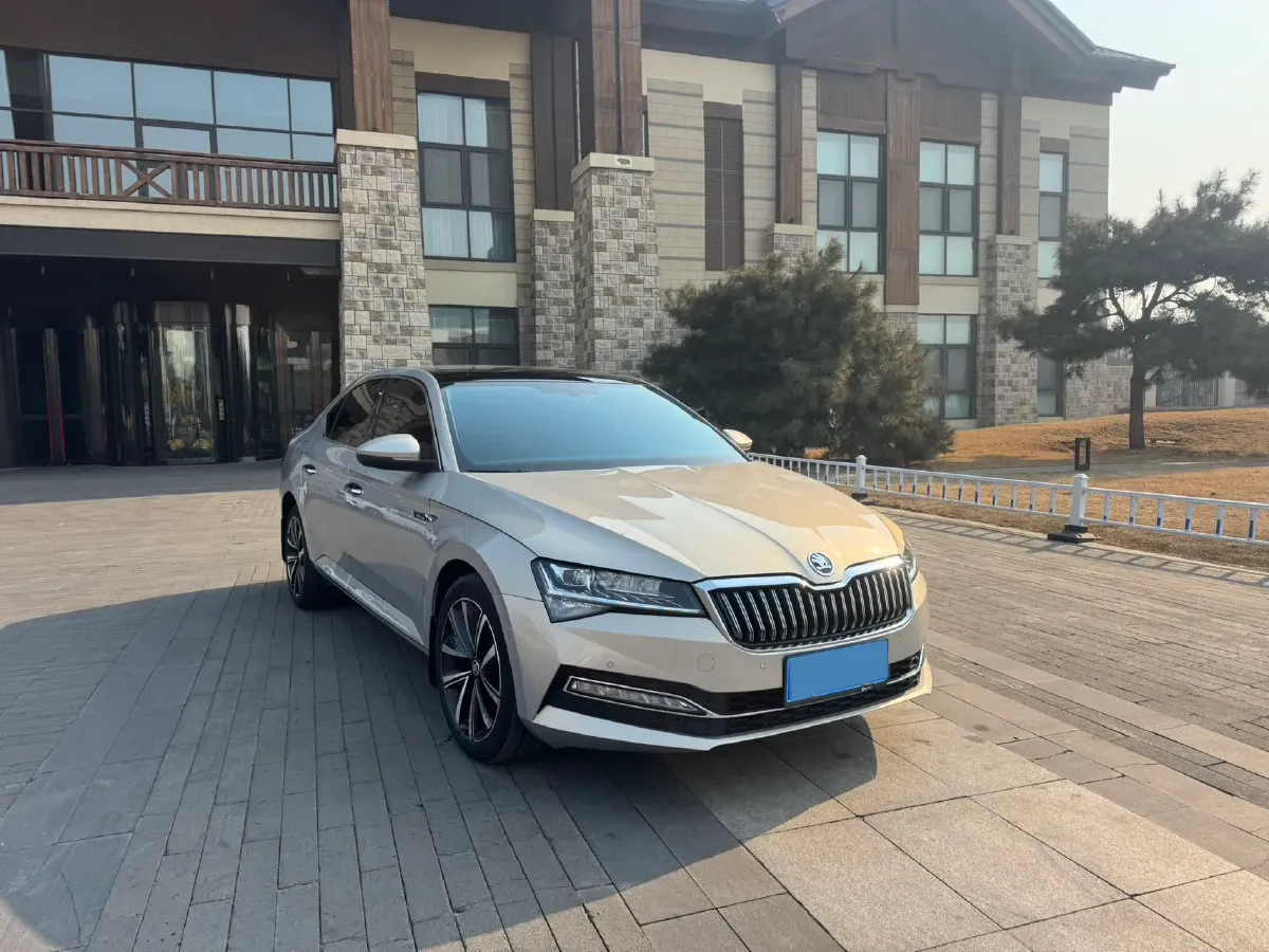 2023 Skoda Superb 1.4T 150HP L4 7DCT,autocango,china used car exporter,china ev exporter,chinese used car exporter,chinese used ev exporter