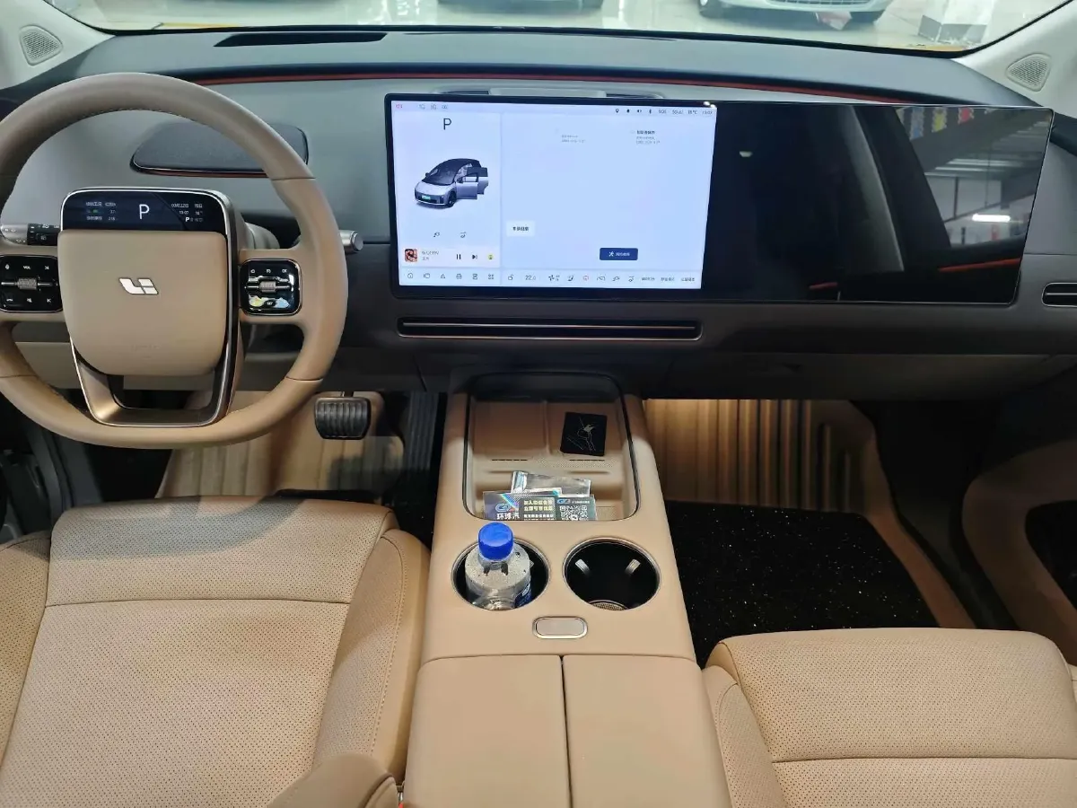 2025 Li i8 BEV,autocango,china used car exporter,china ev exporter,chinese used car exporter,chinese used ev exporter