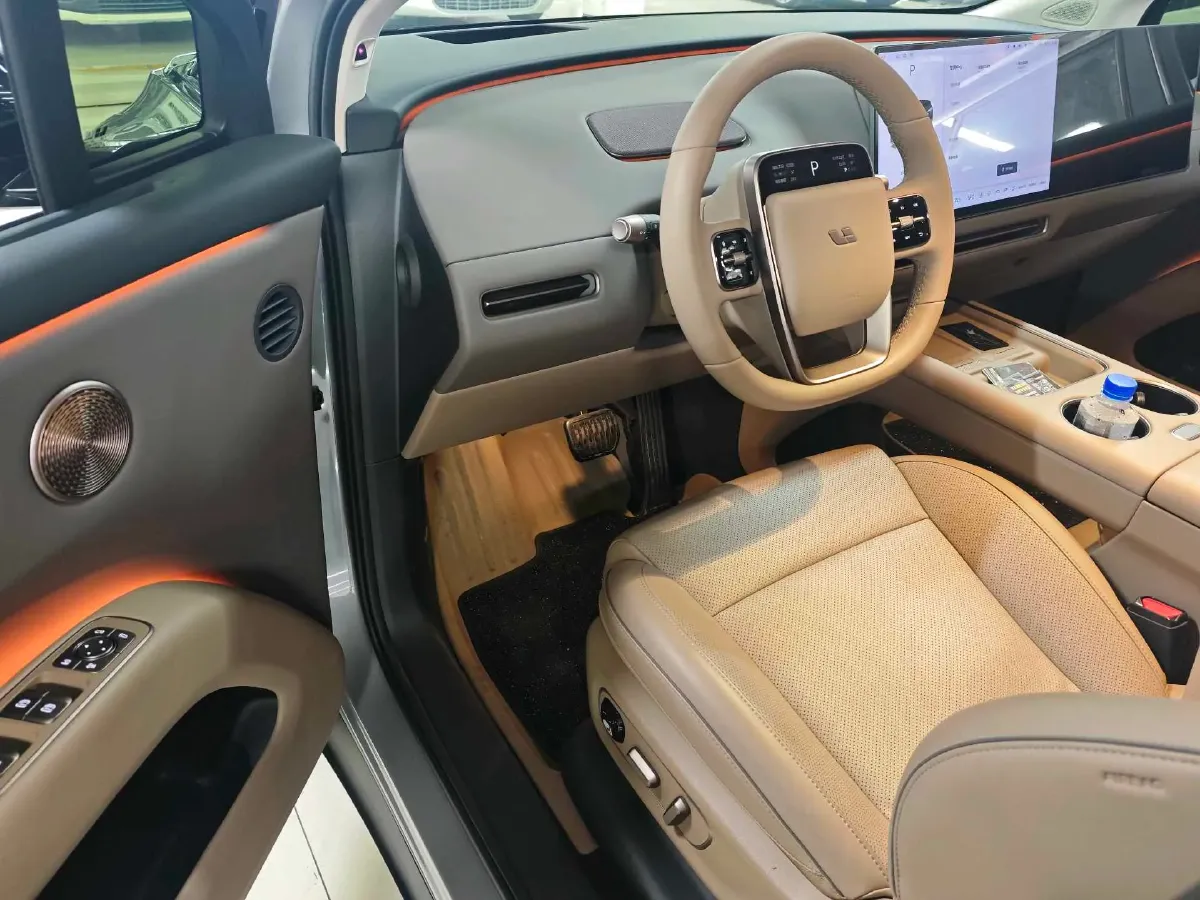 2025 Li i8 BEV,autocango,china used car exporter,china ev exporter,chinese used car exporter,chinese used ev exporter