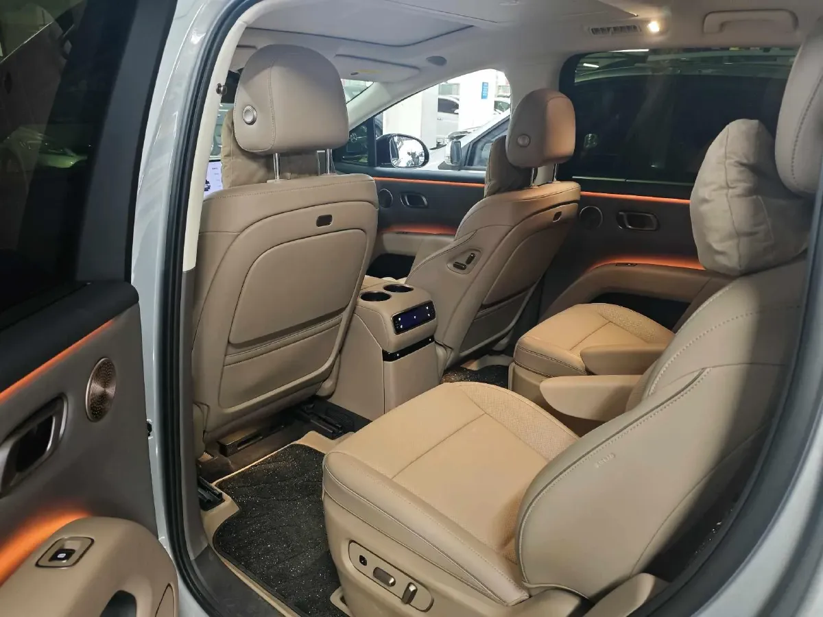 2025 Li i8 BEV,autocango,china used car exporter,china ev exporter,chinese used car exporter,chinese used ev exporter