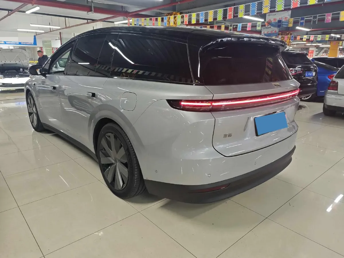 2025 Li i8 BEV,autocango,china used car exporter,china ev exporter,chinese used car exporter,chinese used ev exporter