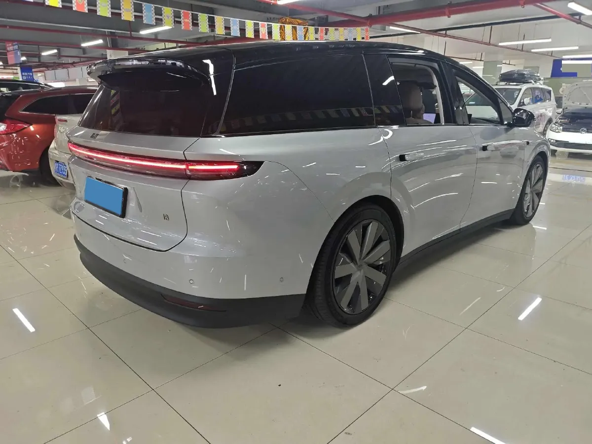 2025 Li i8 BEV,autocango,china used car exporter,china ev exporter,chinese used car exporter,chinese used ev exporter