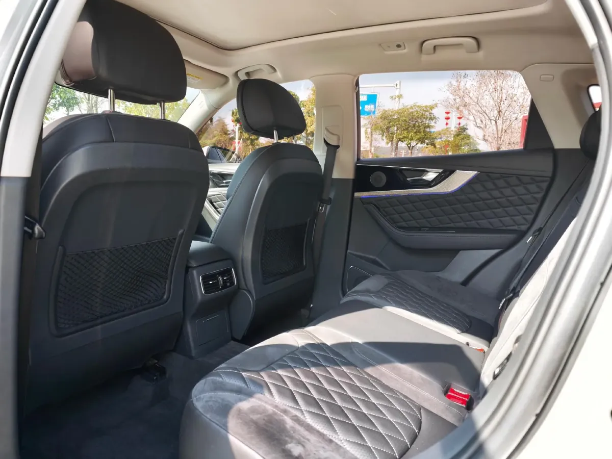 2019 HongQi HS5 2.0T 224HP L4 6AT,autocango,china used car exporter,china ev exporter,chinese used car exporter,chinese used ev exporter