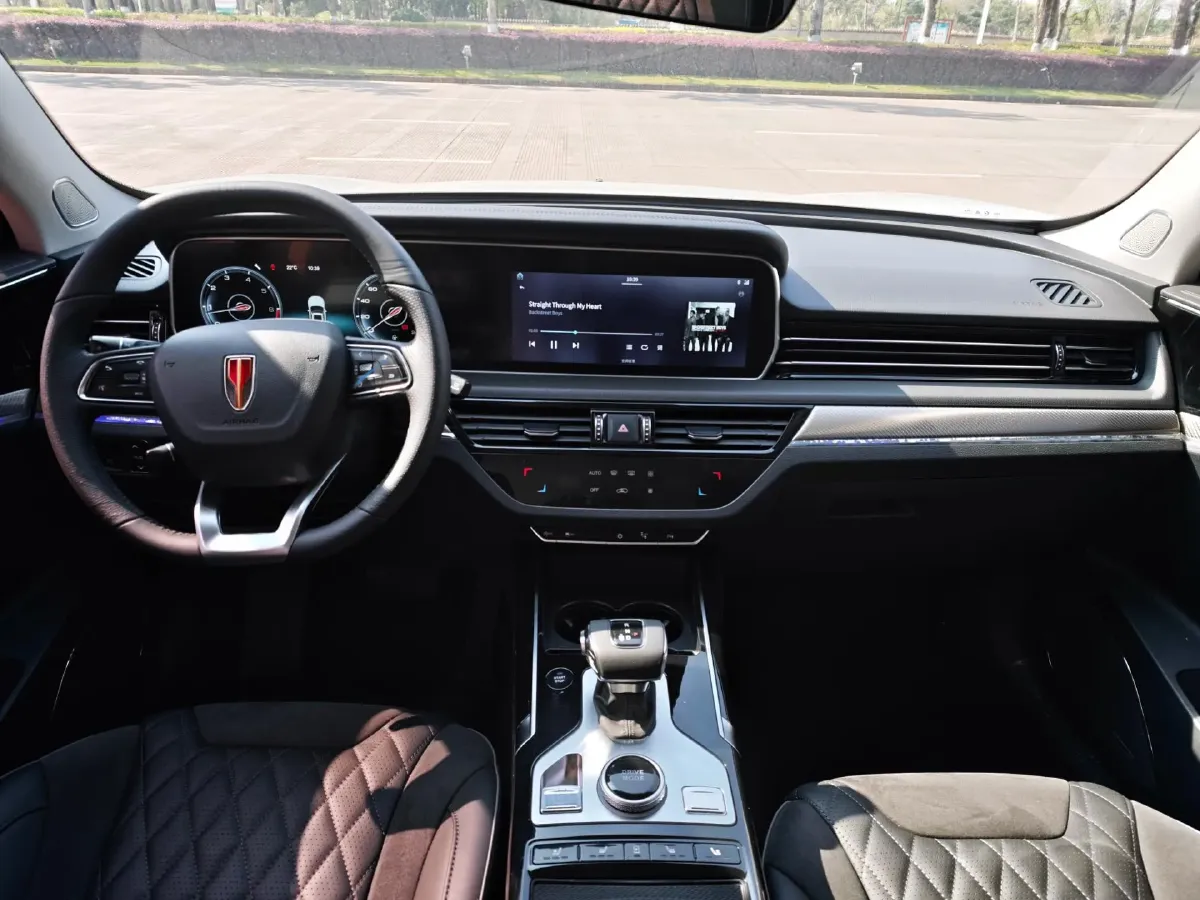 2019 HongQi HS5 2.0T 224HP L4 6AT,autocango,china used car exporter,china ev exporter,chinese used car exporter,chinese used ev exporter