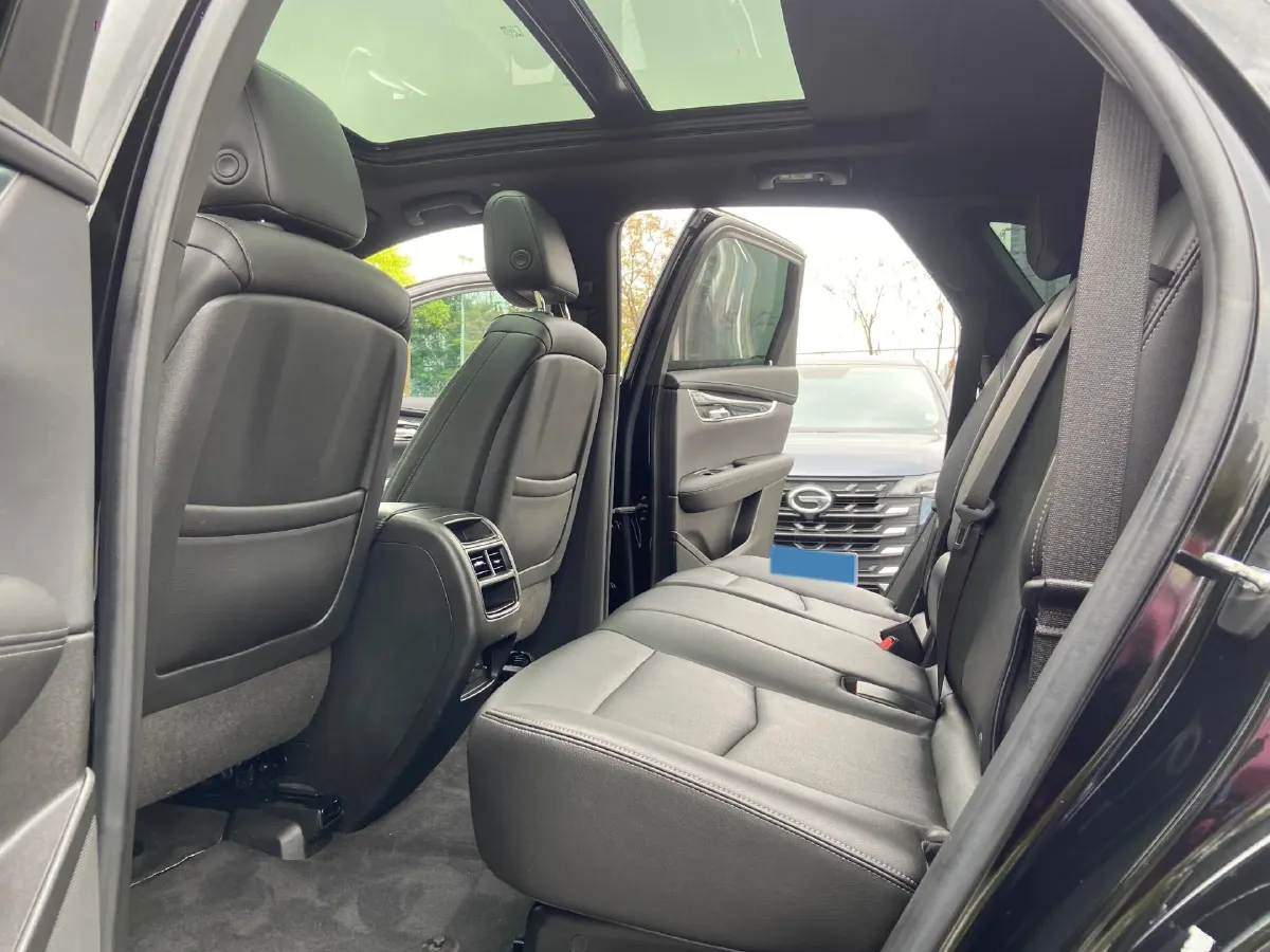 2021 Cadillac XT5 2.0T 237HP L4 9AT,autocango,china used car exporter,china ev exporter,chinese used car exporter,chinese used ev exporter