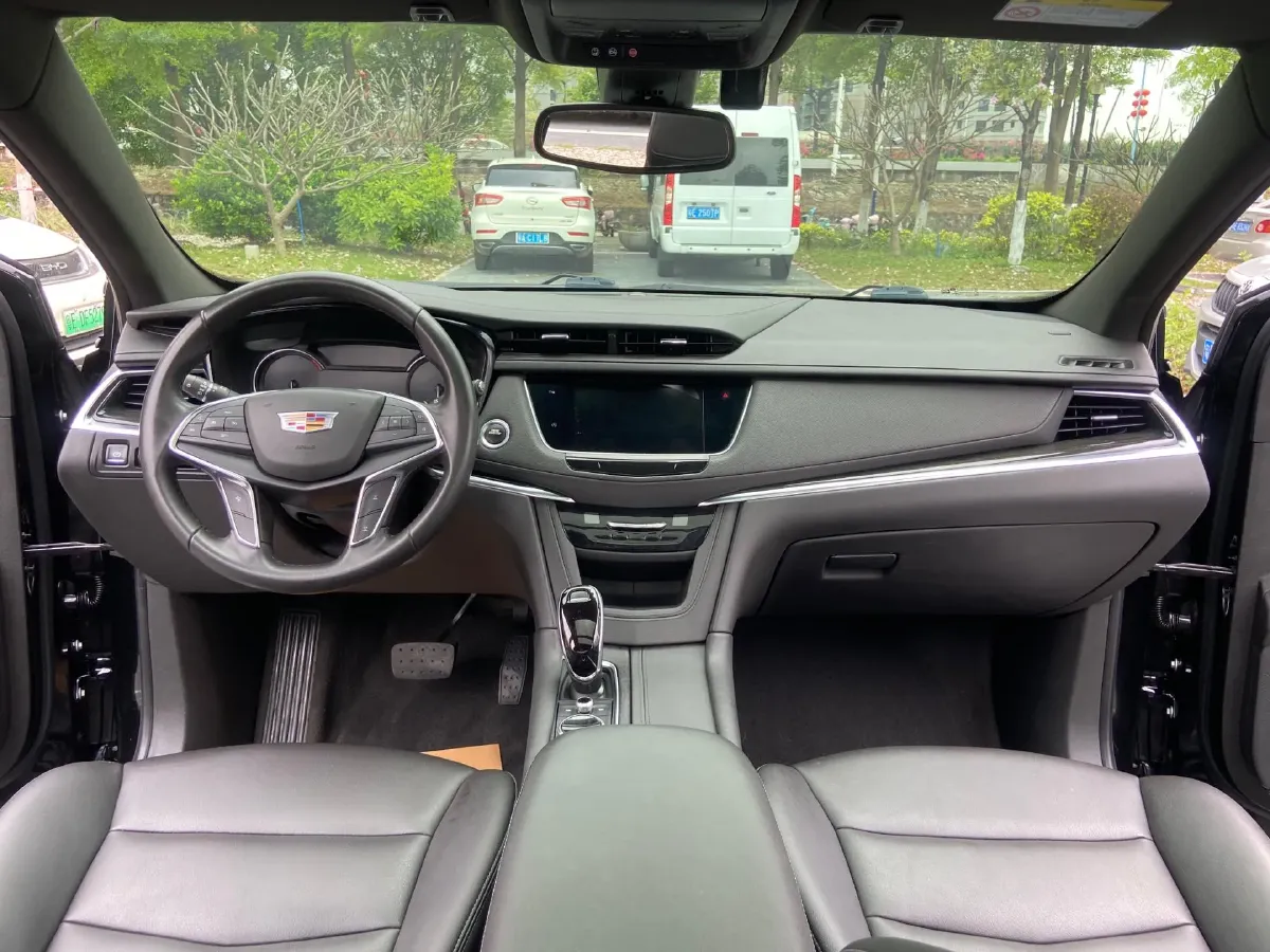 2021 Cadillac XT5 2.0T 237HP L4 9AT,autocango,china used car exporter,china ev exporter,chinese used car exporter,chinese used ev exporter