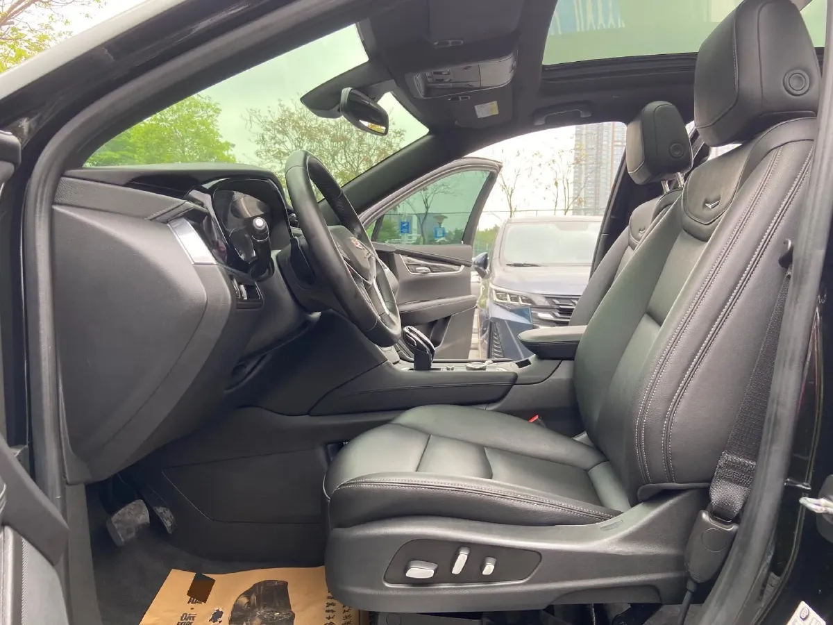 2021 Cadillac XT5 2.0T 237HP L4 9AT,autocango,china used car exporter,china ev exporter,chinese used car exporter,chinese used ev exporter