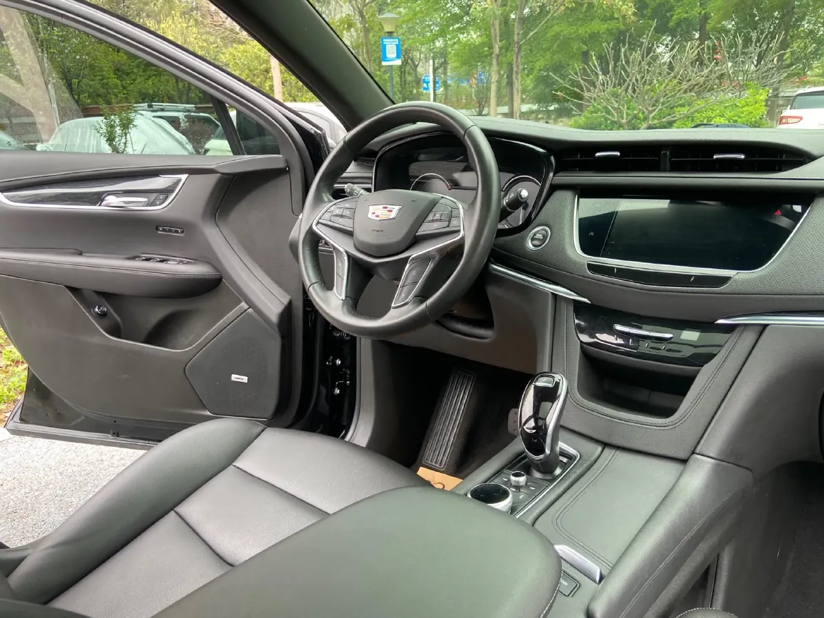 2021 Cadillac XT5 2.0T 237HP L4 9AT,autocango,china used car exporter,china ev exporter,chinese used car exporter,chinese used ev exporter
