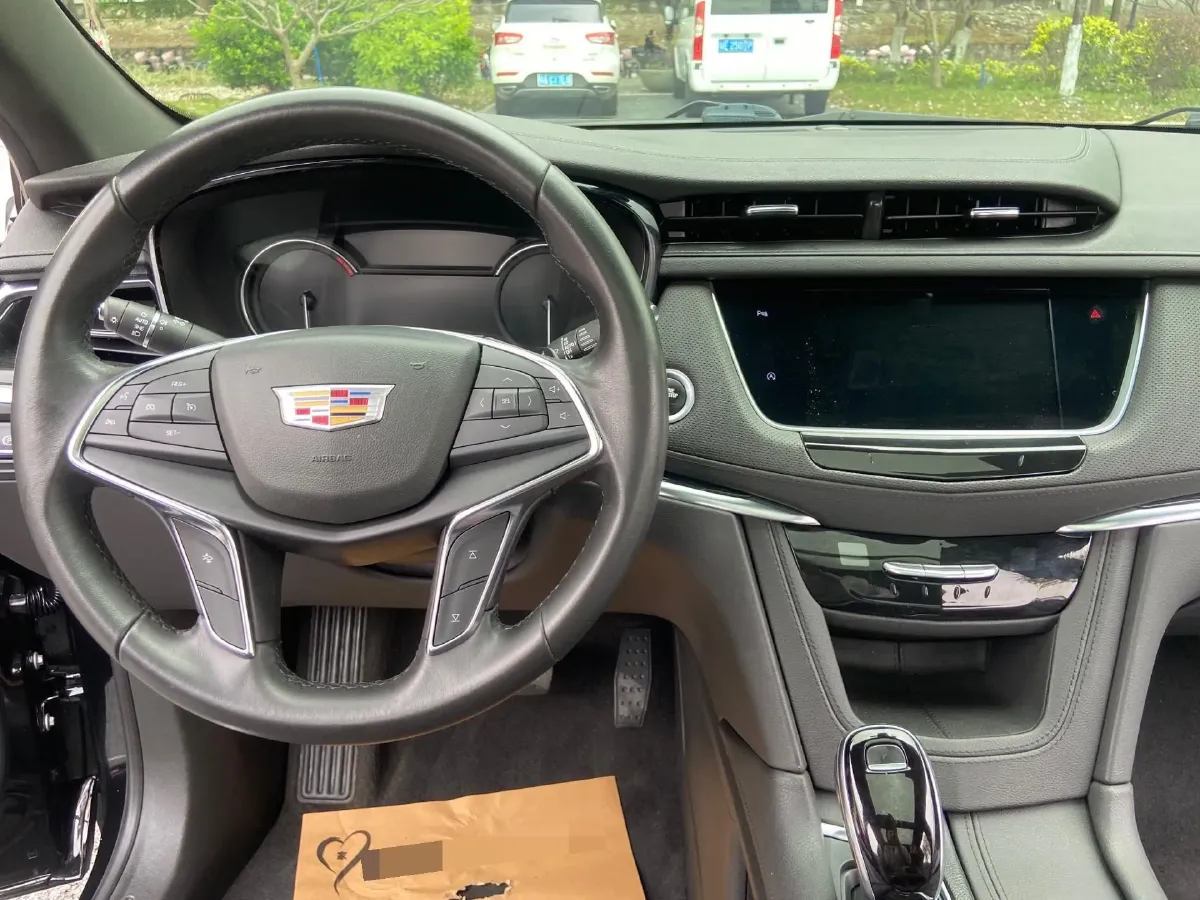 2021 Cadillac XT5 2.0T 237HP L4 9AT,autocango,china used car exporter,china ev exporter,chinese used car exporter,chinese used ev exporter