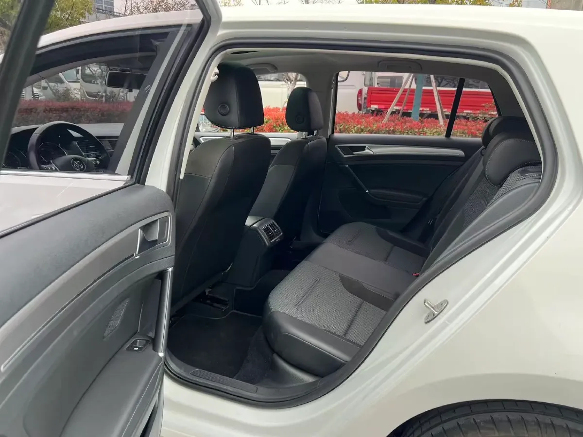 2018 Volkswagen Golf 1.6L 110HP L4 6AT,autocango,china used car exporter,china ev exporter,chinese used car exporter,chinese used ev exporter