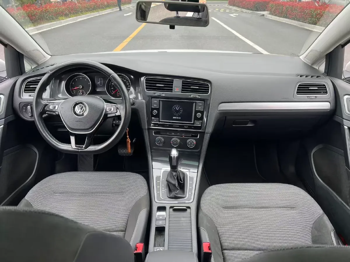 2018 Volkswagen Golf 1.6L 110HP L4 6AT,autocango,china used car exporter,china ev exporter,chinese used car exporter,chinese used ev exporter