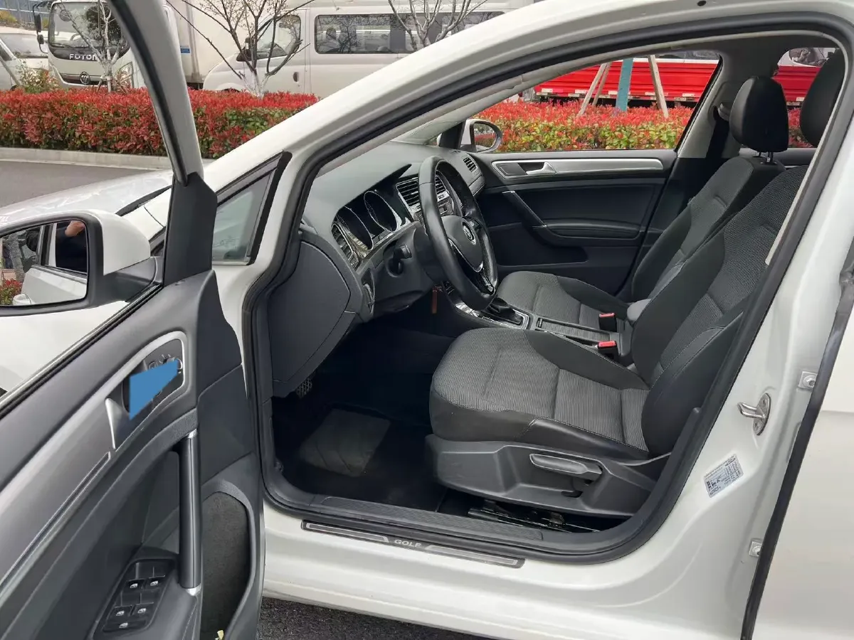 2018 Volkswagen Golf 1.6L 110HP L4 6AT,autocango,china used car exporter,china ev exporter,chinese used car exporter,chinese used ev exporter