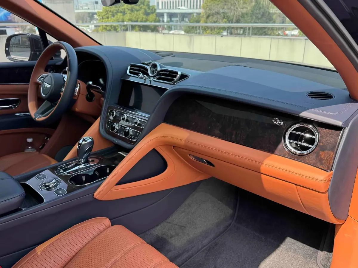 2021 Bentley Bentayga 4.0T 550HP V8 8AT,autocango,china used car exporter,china ev exporter,chinese used car exporter,chinese used ev exporter