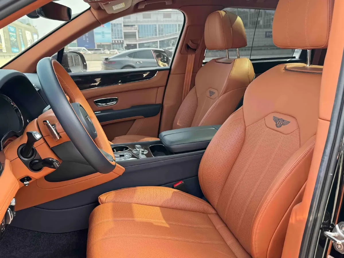 2021 Bentley Bentayga 4.0T 550HP V8 8AT,autocango,china used car exporter,china ev exporter,chinese used car exporter,chinese used ev exporter
