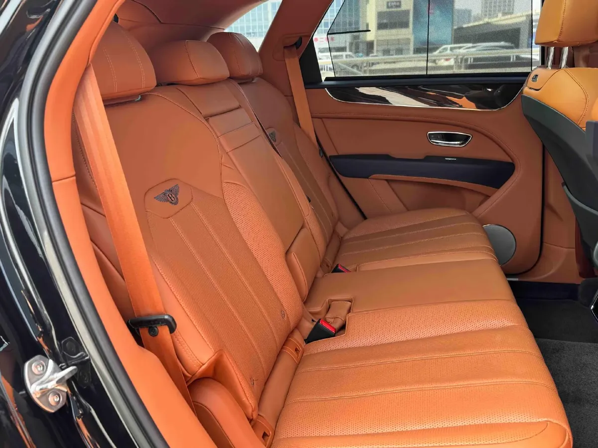2021 Bentley Bentayga 4.0T 550HP V8 8AT,autocango,china used car exporter,china ev exporter,chinese used car exporter,chinese used ev exporter