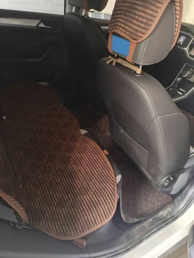 2022 Volkswagen T-Roc 1.4T 150HP L4 7DCT,autocango,china used car exporter,china ev exporter,chinese used car exporter,chinese used ev exporter