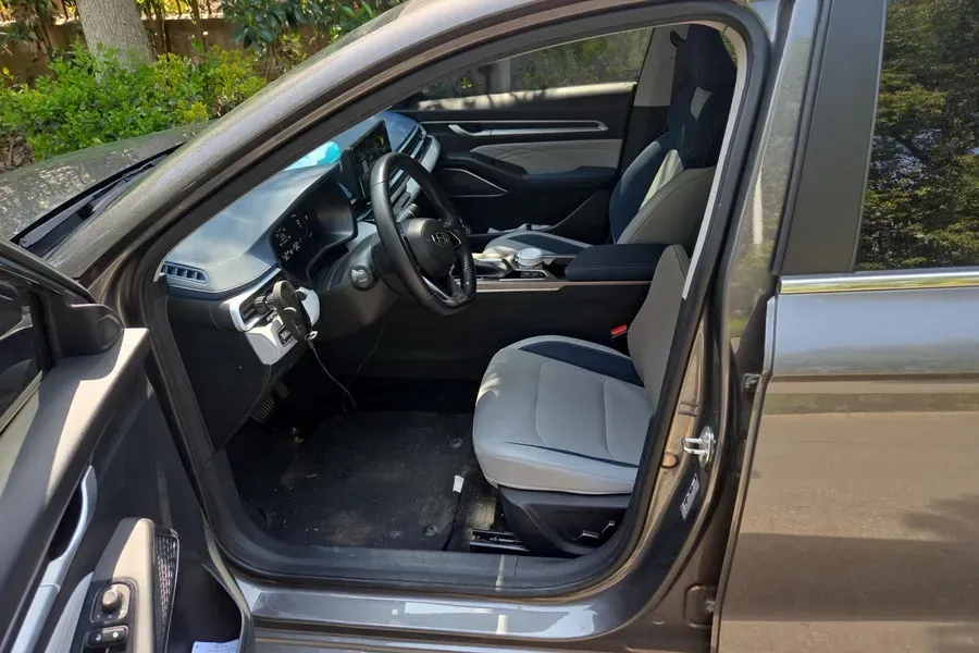 2022 Geely Emgrand 1.5L 114HP L4 CVT,autocango,china used car exporter,china ev exporter,chinese used car exporter,chinese used ev exporter