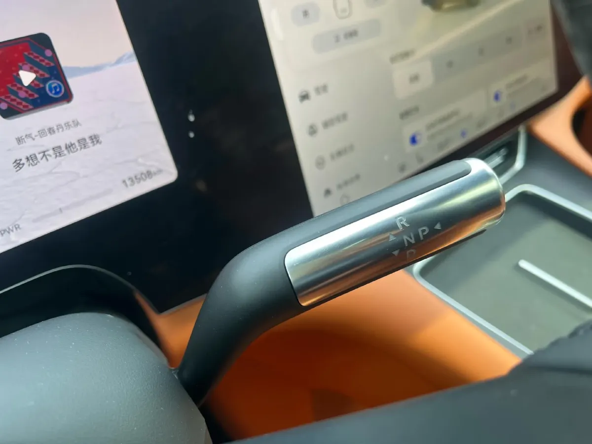 2025 AITO AITO M8 REEV 160HP REEV 53.4KWH,autocango,china used car exporter,china ev exporter,chinese used car exporter,chinese used ev exporter