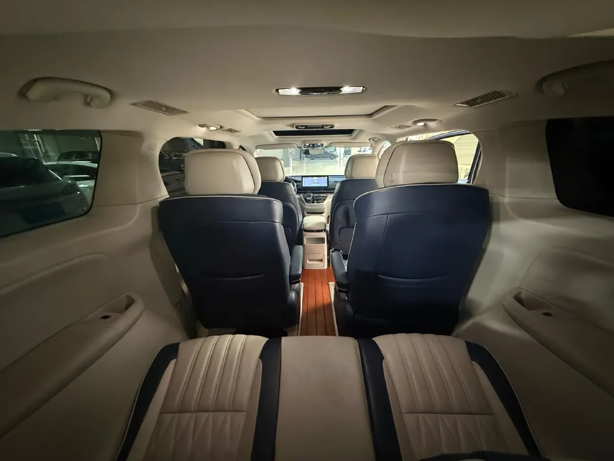 2022 Roewe iMAX8 2.0T 234HP L4 8AT,autocango,china used car exporter,china ev exporter,chinese used car exporter,chinese used ev exporter