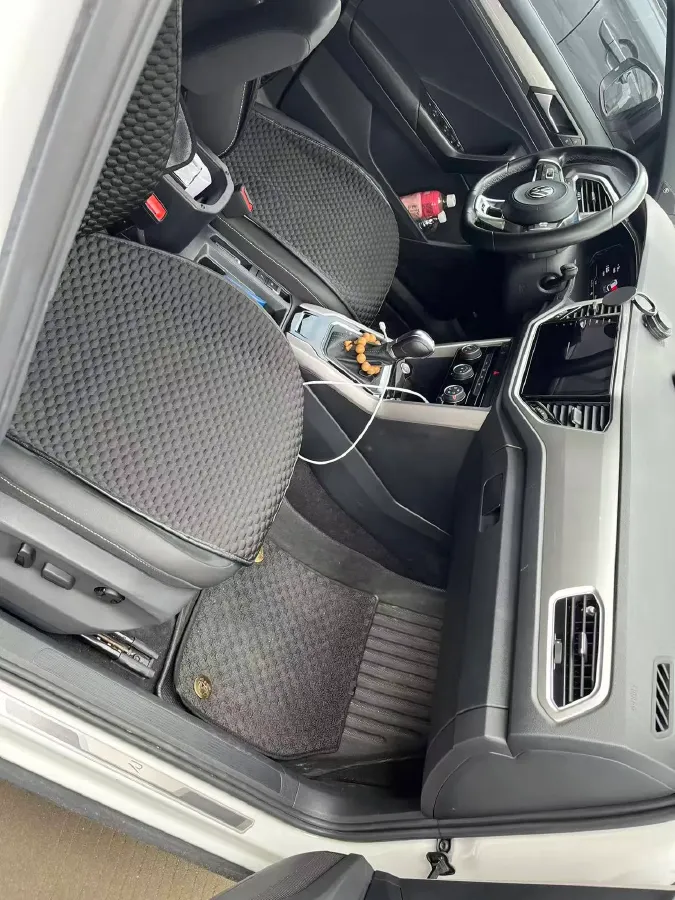 2022 Volkswagen T-Roc 1.4T 150HP L4 7DCT,autocango,china used car exporter,china ev exporter,chinese used car exporter,chinese used ev exporter