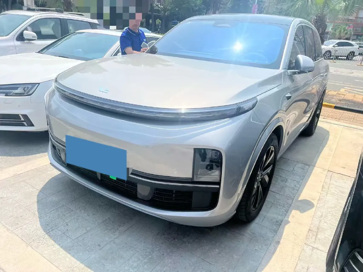 2023 Li L8 Range Extended 154HP REEV 40.9KWH,autocango,china used car exporter,china ev exporter,chinese used car exporter,chinese used ev exporter