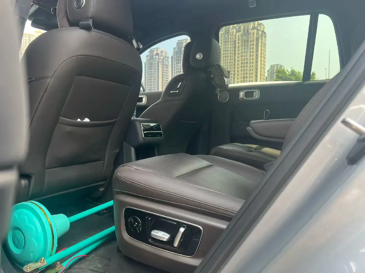 2023 Li L8 Range Extended 154HP REEV 40.9KWH,autocango,china used car exporter,china ev exporter,chinese used car exporter,chinese used ev exporter