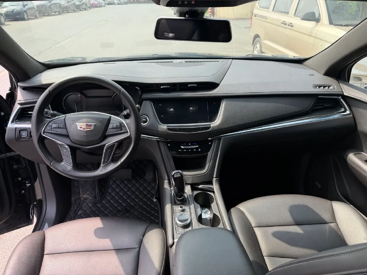 2021 Cadillac XT5 2.0T 237HP L4 9AT,autocango,china used car exporter,china ev exporter,chinese used car exporter,chinese used ev exporter