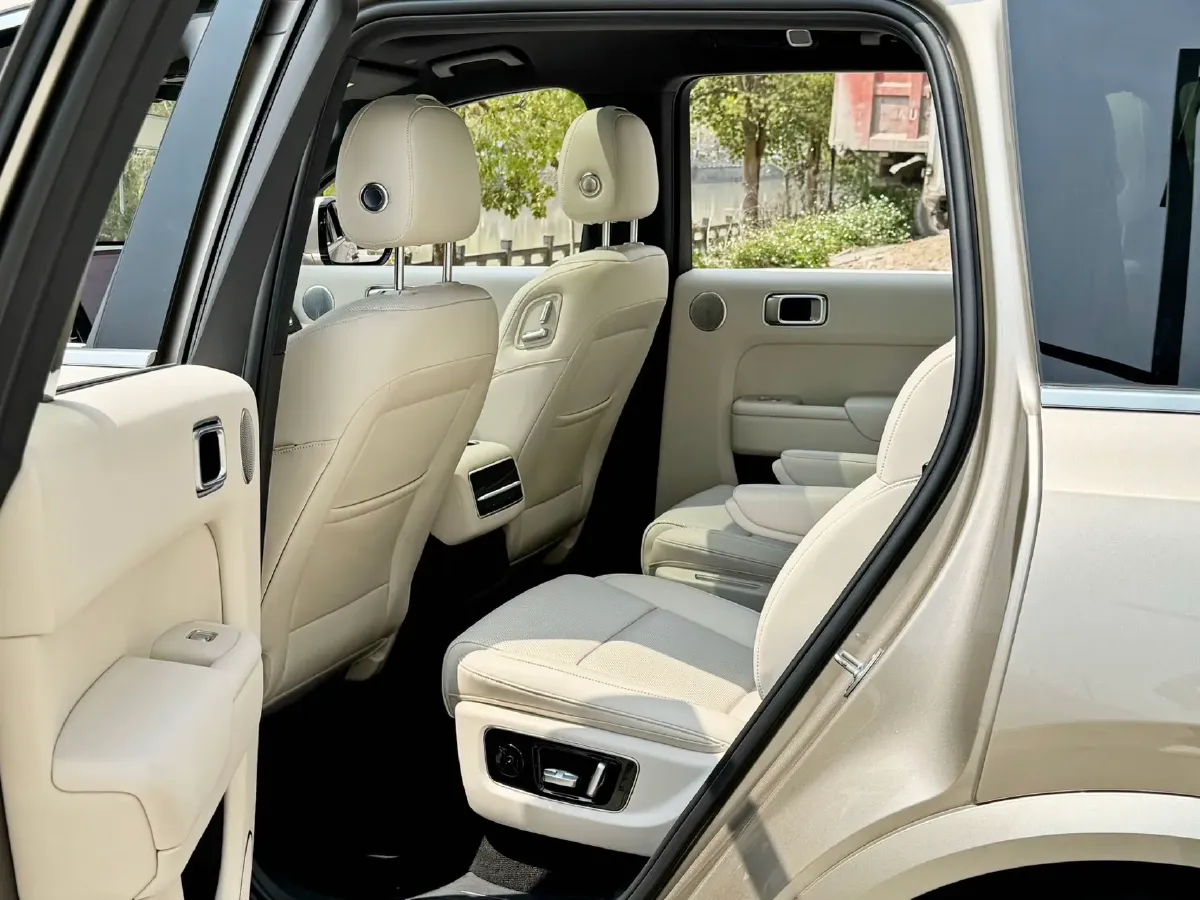 2023 Li L8 Range Extended 154HP REEV 40.9KWH,autocango,china used car exporter,china ev exporter,chinese used car exporter,chinese used ev exporter