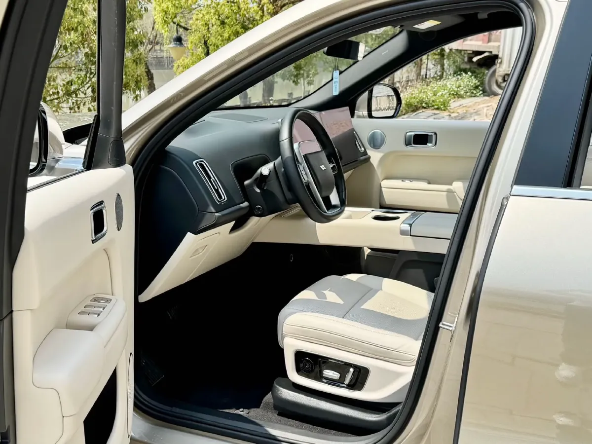 2023 Li L8 Range Extended 154HP REEV 40.9KWH,autocango,china used car exporter,china ev exporter,chinese used car exporter,chinese used ev exporter