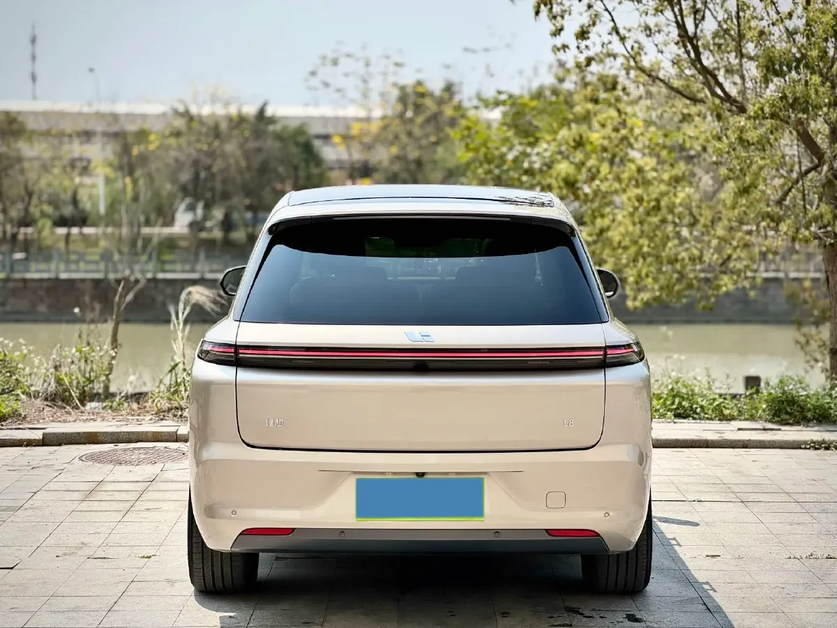 2023 Li L8 Range Extended 154HP REEV 40.9KWH,autocango,china used car exporter,china ev exporter,chinese used car exporter,chinese used ev exporter