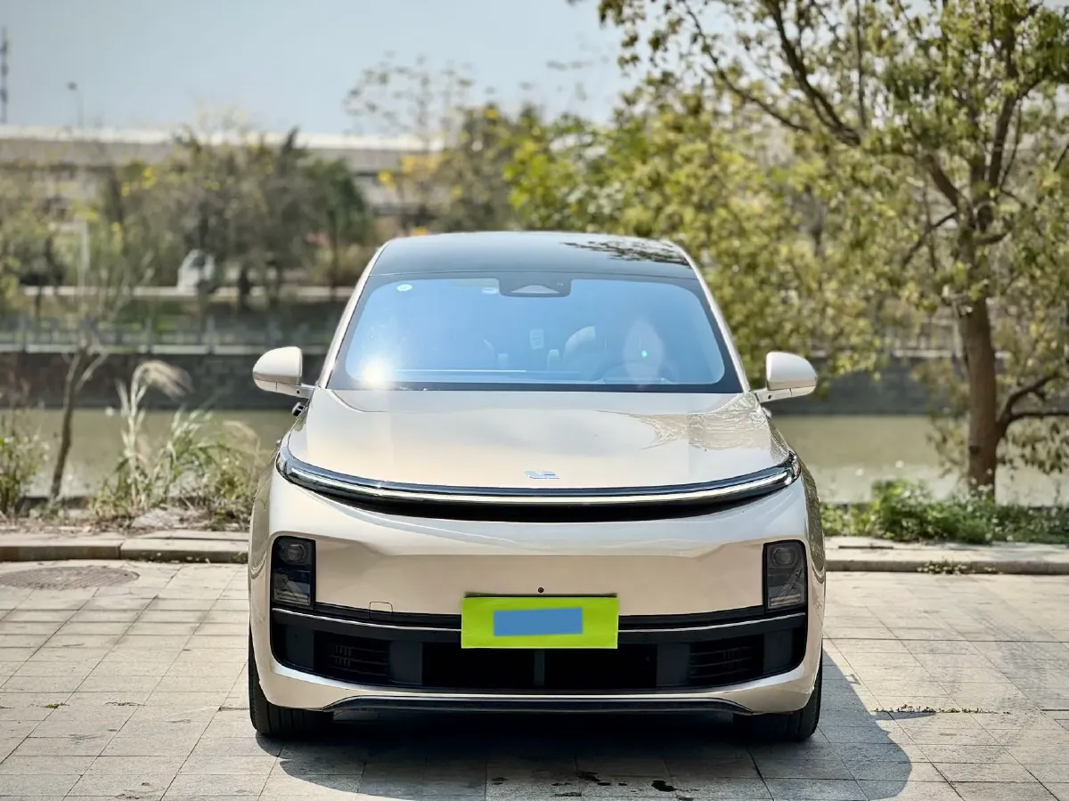 2023 Li L8 Range Extended 154HP REEV 40.9KWH,autocango,china used car exporter,china ev exporter,chinese used car exporter,chinese used ev exporter