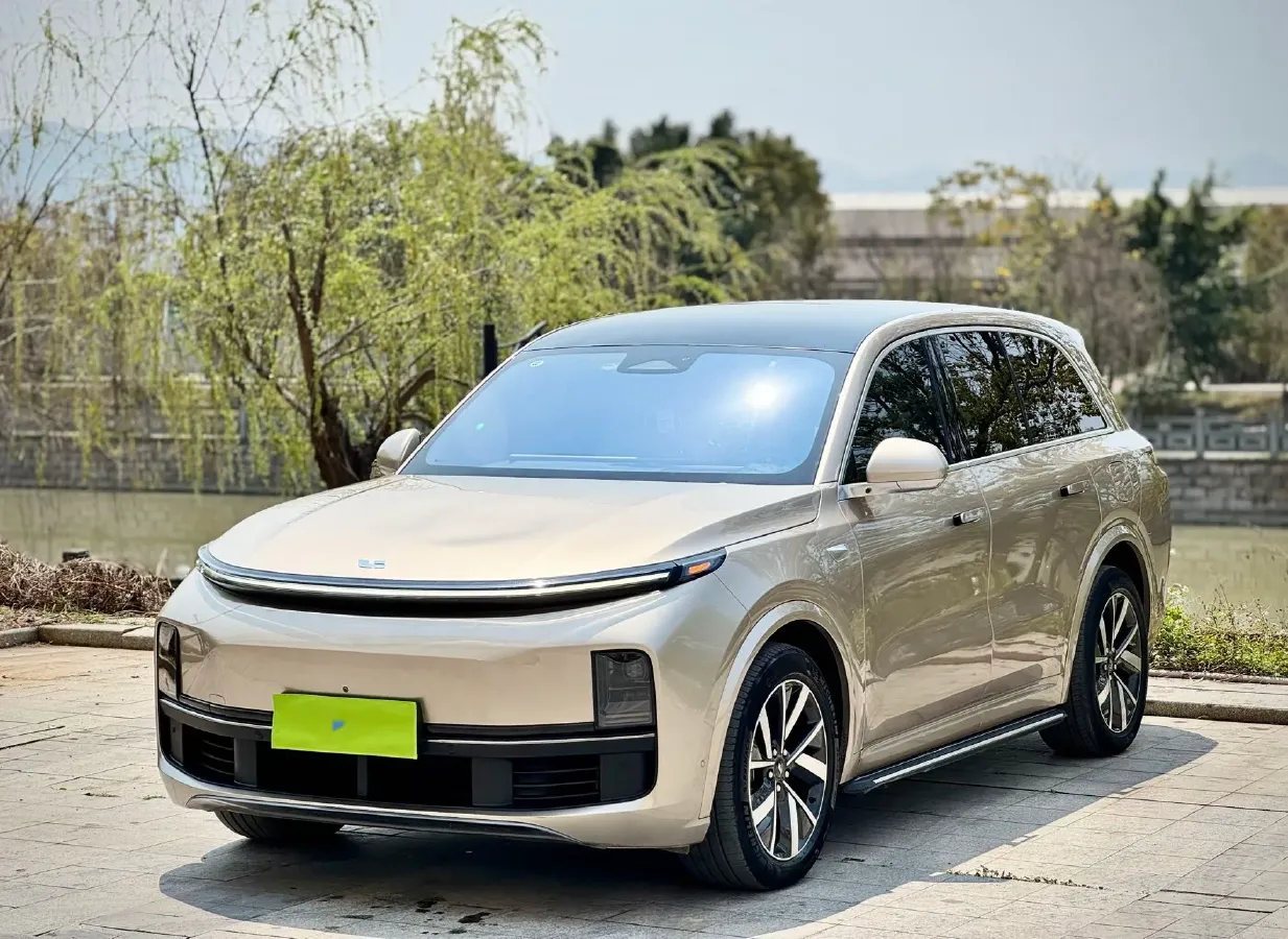 2023 Li L8 Range Extended 154HP REEV 40.9KWH,autocango,china used car exporter,china ev exporter,chinese used car exporter,chinese used ev exporter