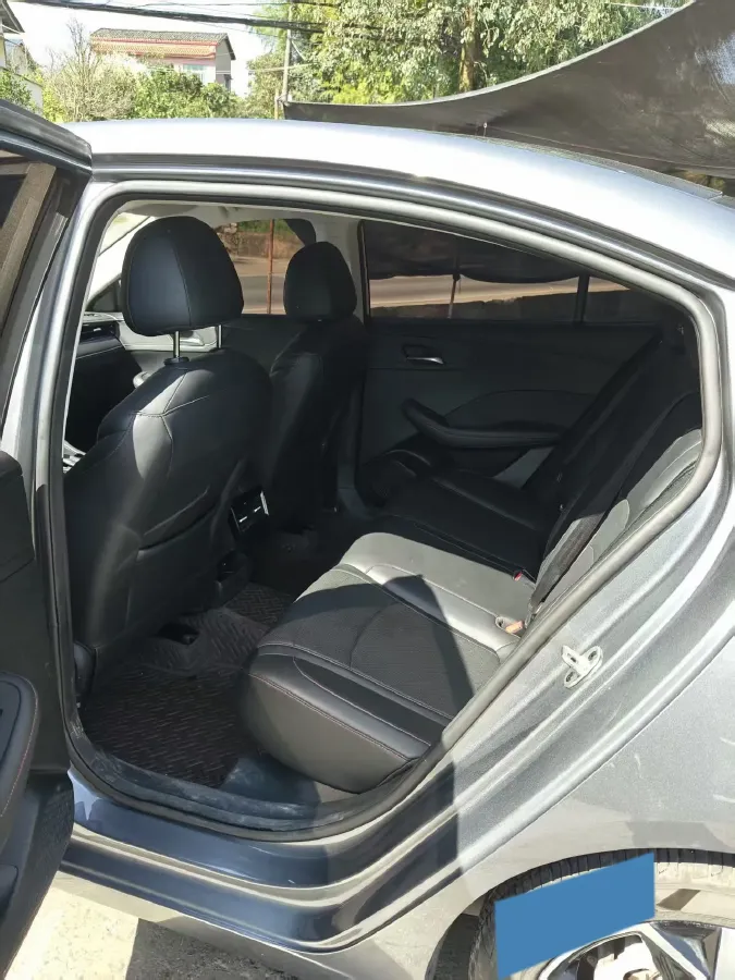 2023 Roewe i5 1.5L 129HP L4 CVT,autocango,china used car exporter,china ev exporter,chinese used car exporter,chinese used ev exporter