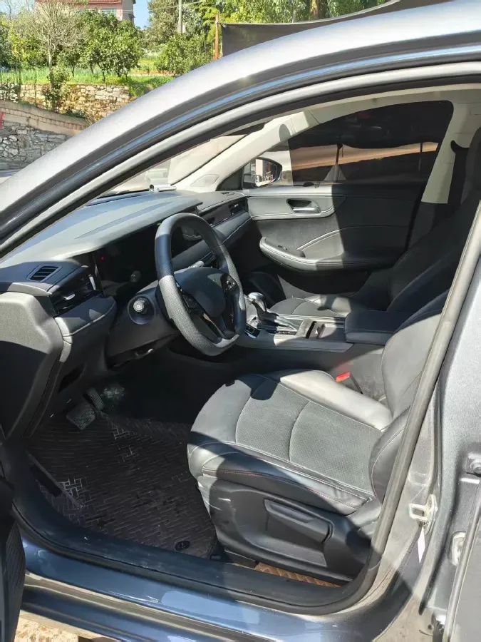 2023 Roewe i5 1.5L 129HP L4 CVT,autocango,china used car exporter,china ev exporter,chinese used car exporter,chinese used ev exporter