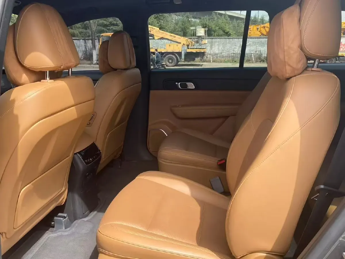 2021 Li ONE Range Extended 131HP REEV 40.5KWH,autocango,china used car exporter,china ev exporter,chinese used car exporter,chinese used ev exporter