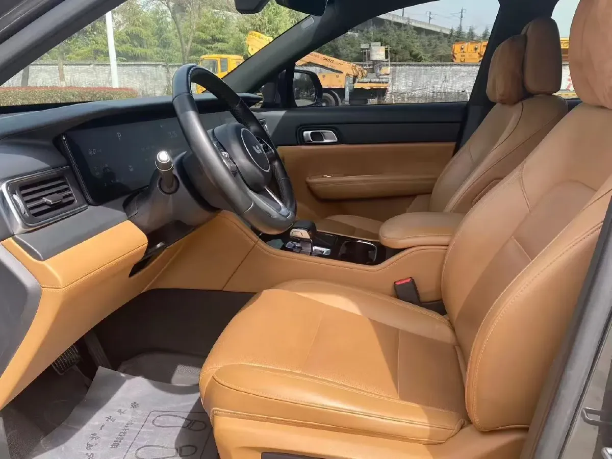 2021 Li ONE Range Extended 131HP REEV 40.5KWH,autocango,china used car exporter,china ev exporter,chinese used car exporter,chinese used ev exporter