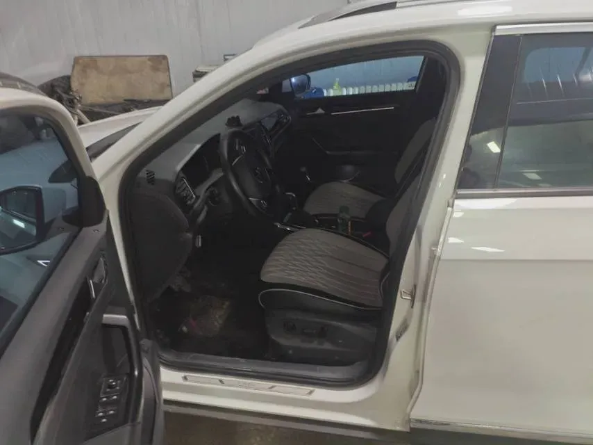 2021 Volkswagen T-Roc 1.4T 150HP L4 7DCT,autocango,china used car exporter,china ev exporter,chinese used car exporter,chinese used ev exporter