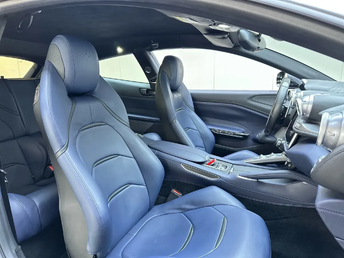 2017 Ferrari GTC4 Lusso 3.9T 609HP V8 7DCT,autocango,china used car exporter,china ev exporter,chinese used car exporter,chinese used ev exporter