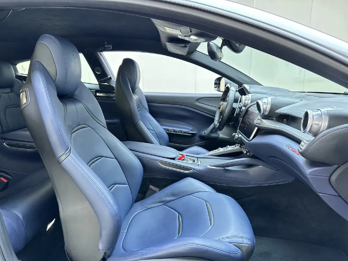 2017 Ferrari GTC4 Lusso 3.9T 609HP V8 7DCT,autocango,china used car exporter,china ev exporter,chinese used car exporter,chinese used ev exporter